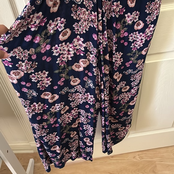 XL floral jumpsuit - Picture 3 of 3